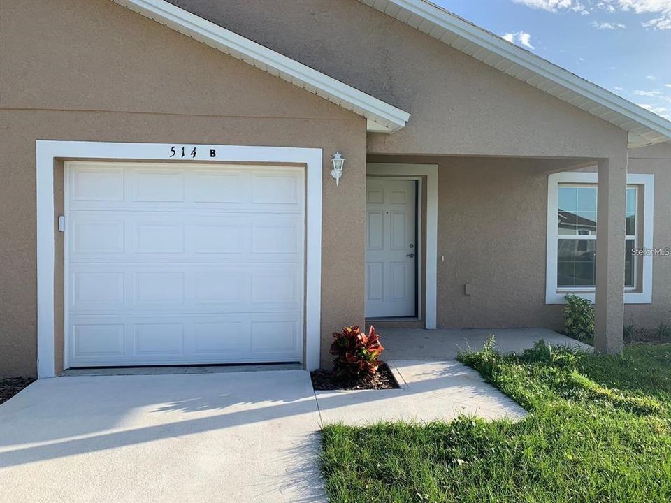 Active With Contract: $1,600 (3 beds, 2 baths, 1394 Square Feet)