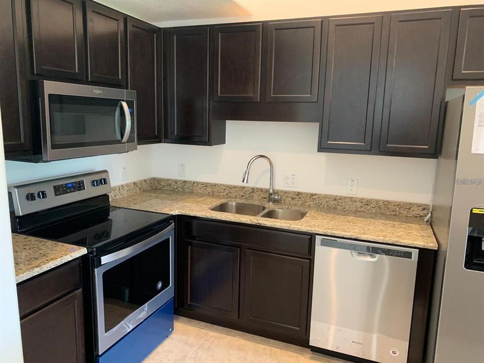 Active With Contract: $1,600 (3 beds, 2 baths, 1394 Square Feet)