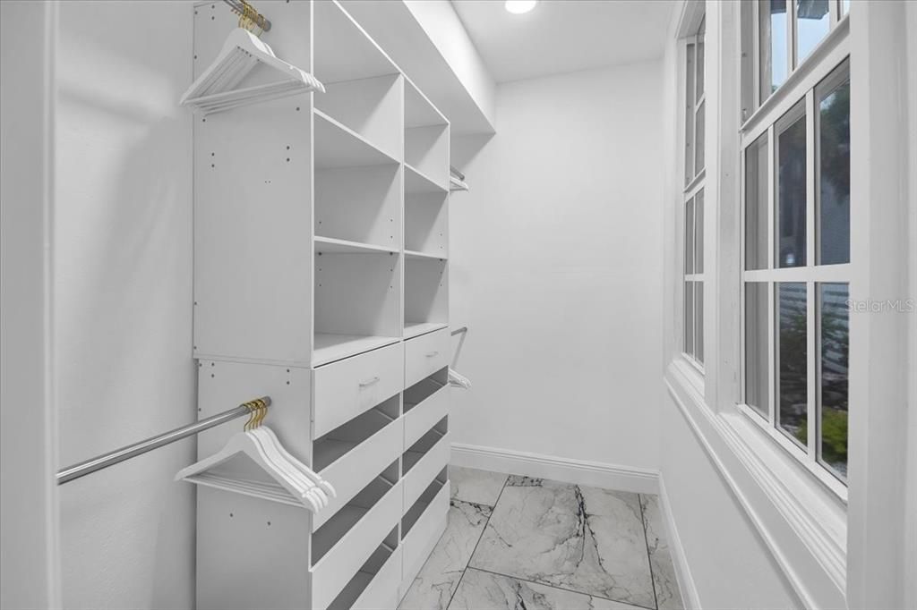 For Rent: $17,000 (5 beds, 5 baths, 3248 Square Feet)