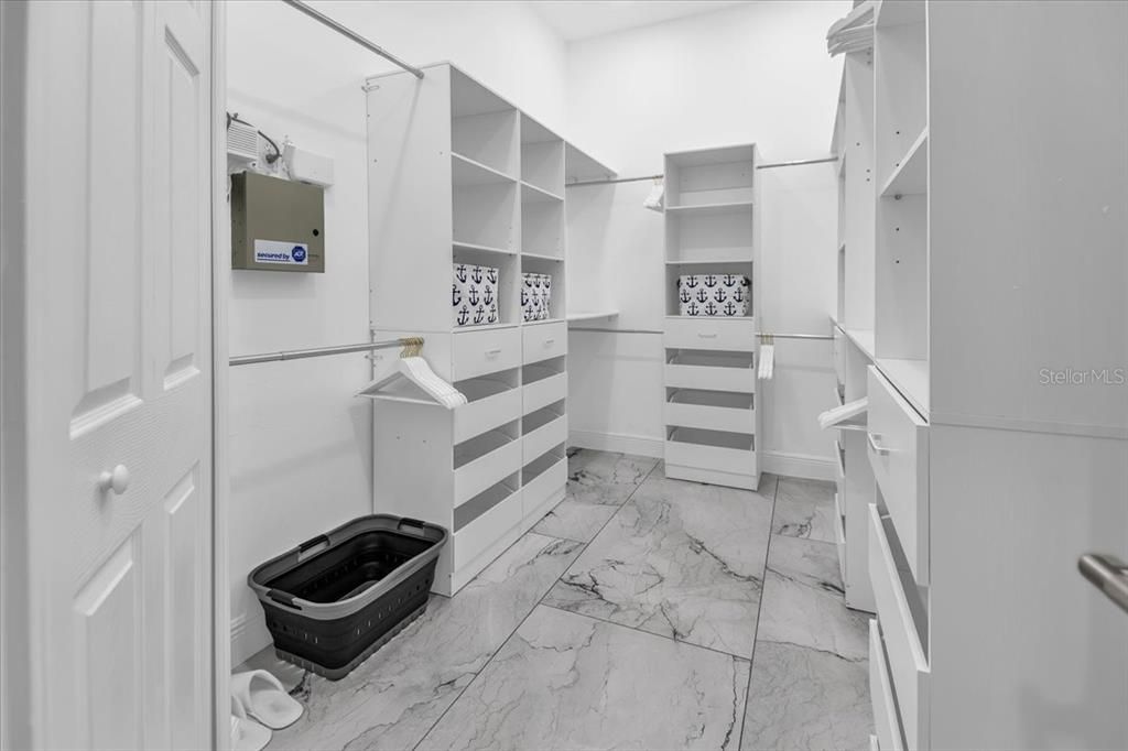 For Rent: $17,000 (5 beds, 5 baths, 3248 Square Feet)