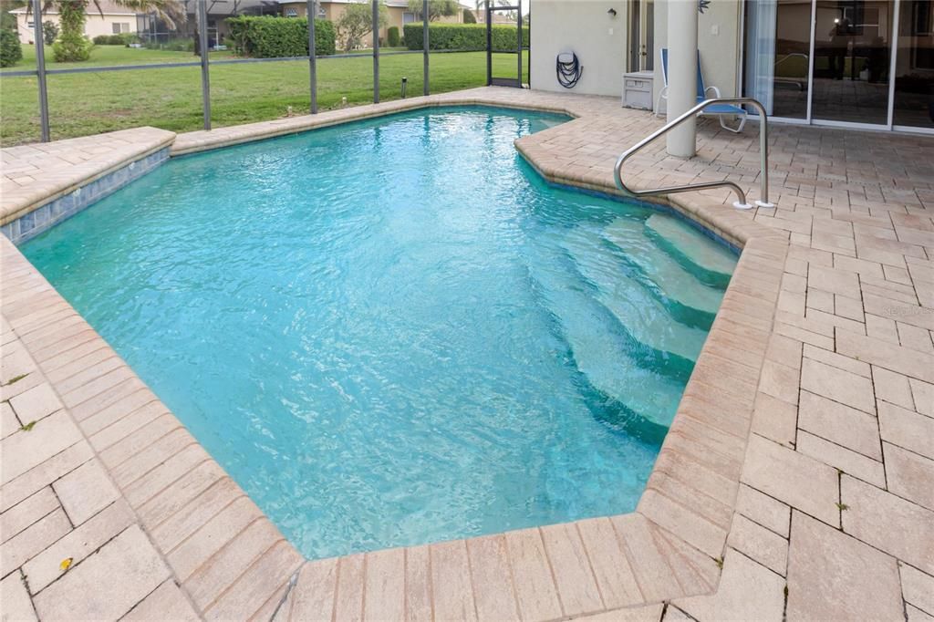 For Sale: $439,000 (3 beds, 3 baths, 2419 Square Feet)