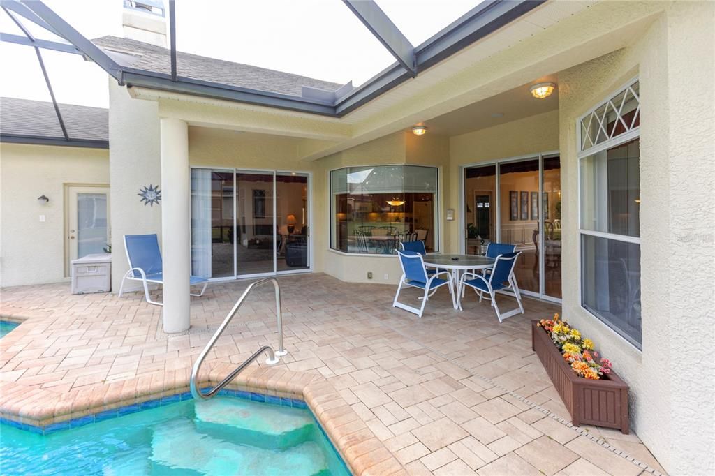 For Sale: $439,000 (3 beds, 3 baths, 2419 Square Feet)