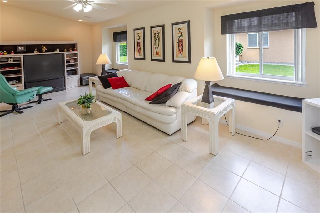 For Sale: $439,000 (3 beds, 3 baths, 2419 Square Feet)