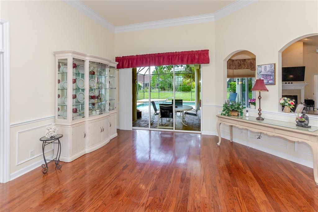 For Sale: $439,000 (3 beds, 3 baths, 2419 Square Feet)
