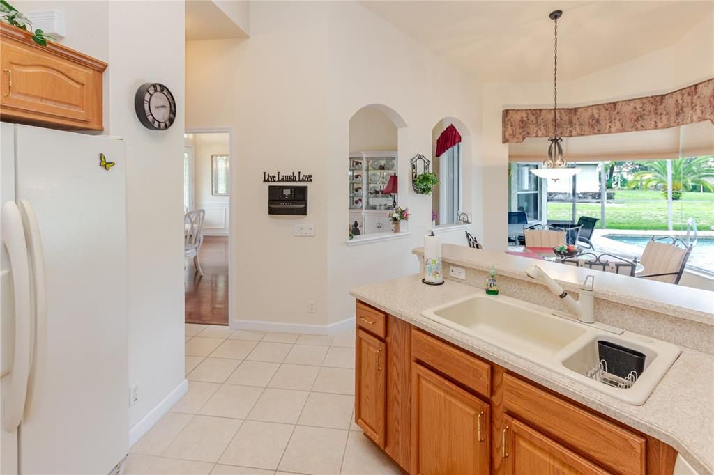 For Sale: $439,000 (3 beds, 3 baths, 2419 Square Feet)