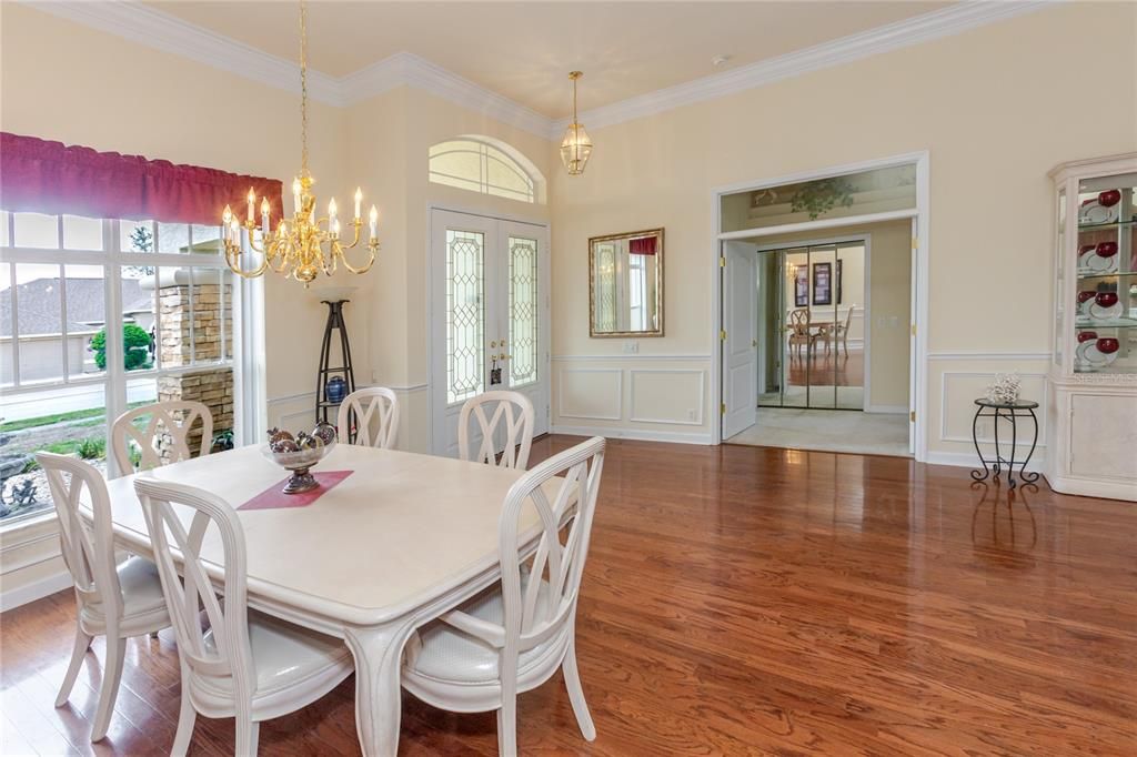 For Sale: $439,000 (3 beds, 3 baths, 2419 Square Feet)