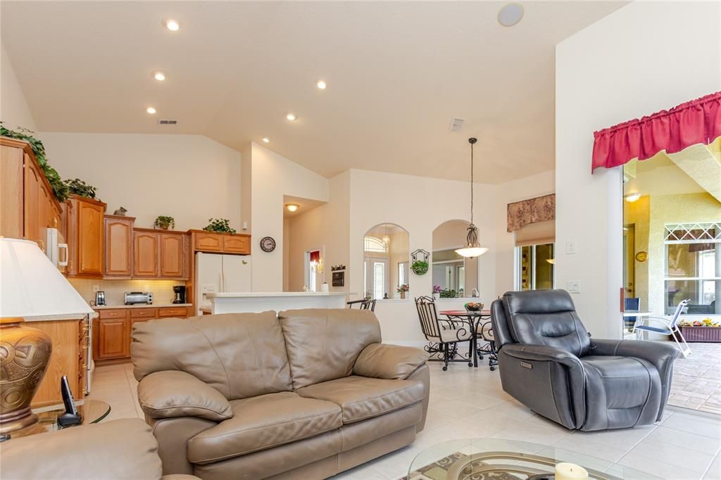 For Sale: $439,000 (3 beds, 3 baths, 2419 Square Feet)