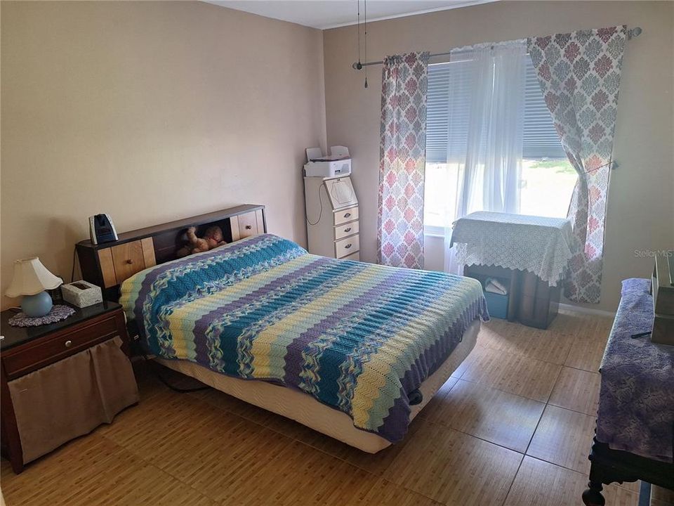 Под контрактом: $209,500 (3 спален, 2 ванн, 1282 Квадратных фут)