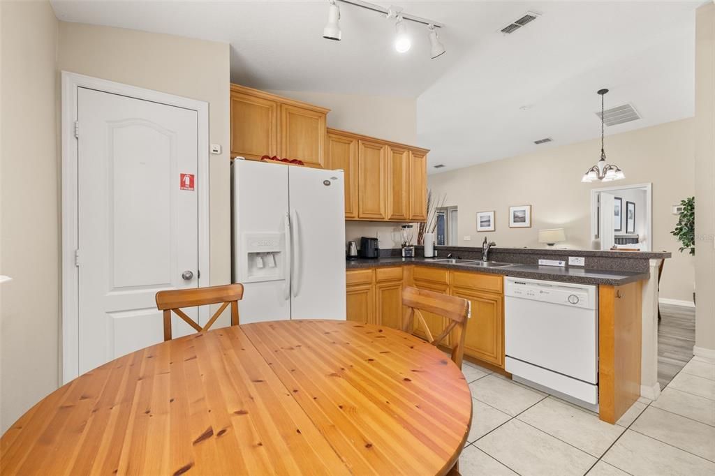 En Venta: $385,000 (5 camas, 3 baños, 1680 Pies cuadrados)