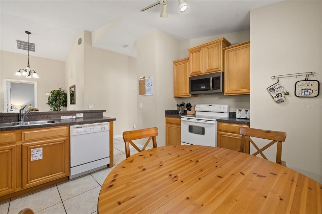 En Venta: $385,000 (5 camas, 3 baños, 1680 Pies cuadrados)