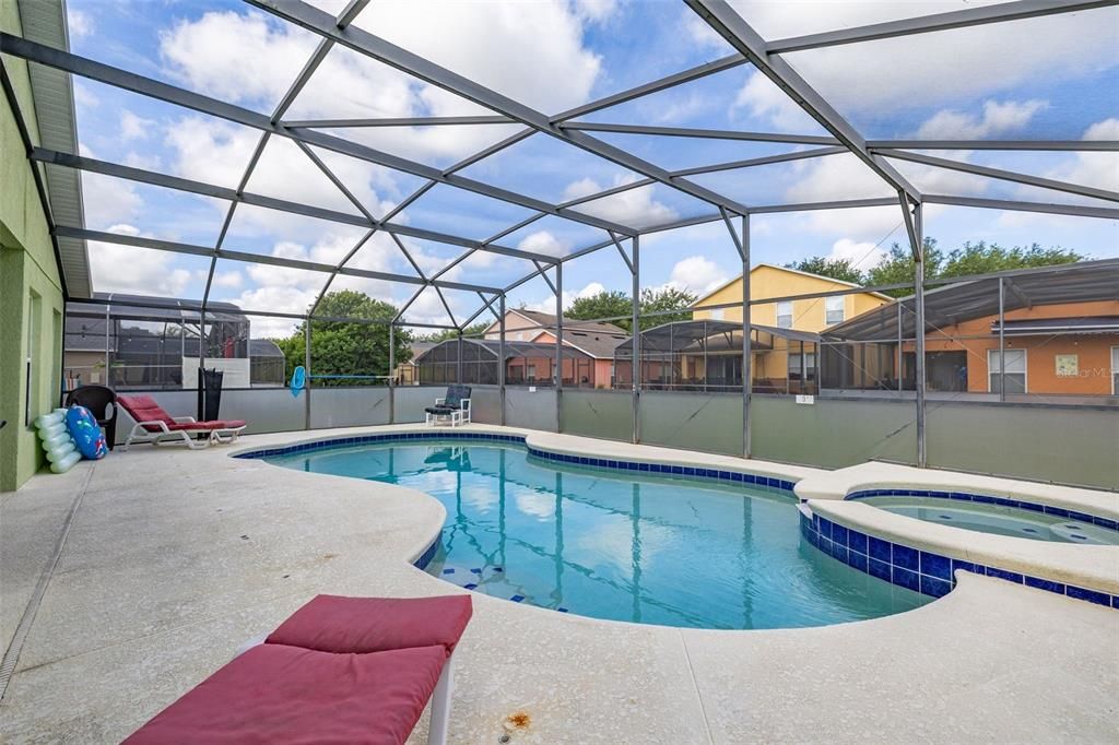 En Venta: $385,000 (5 camas, 3 baños, 1680 Pies cuadrados)