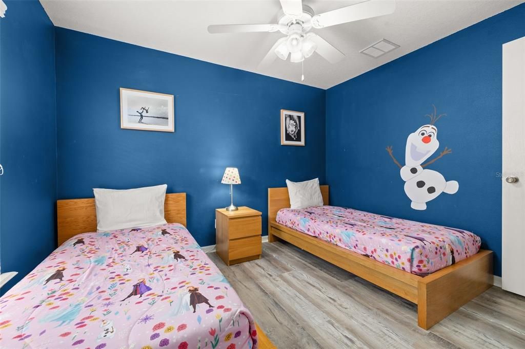 En Venta: $385,000 (5 camas, 3 baños, 1680 Pies cuadrados)