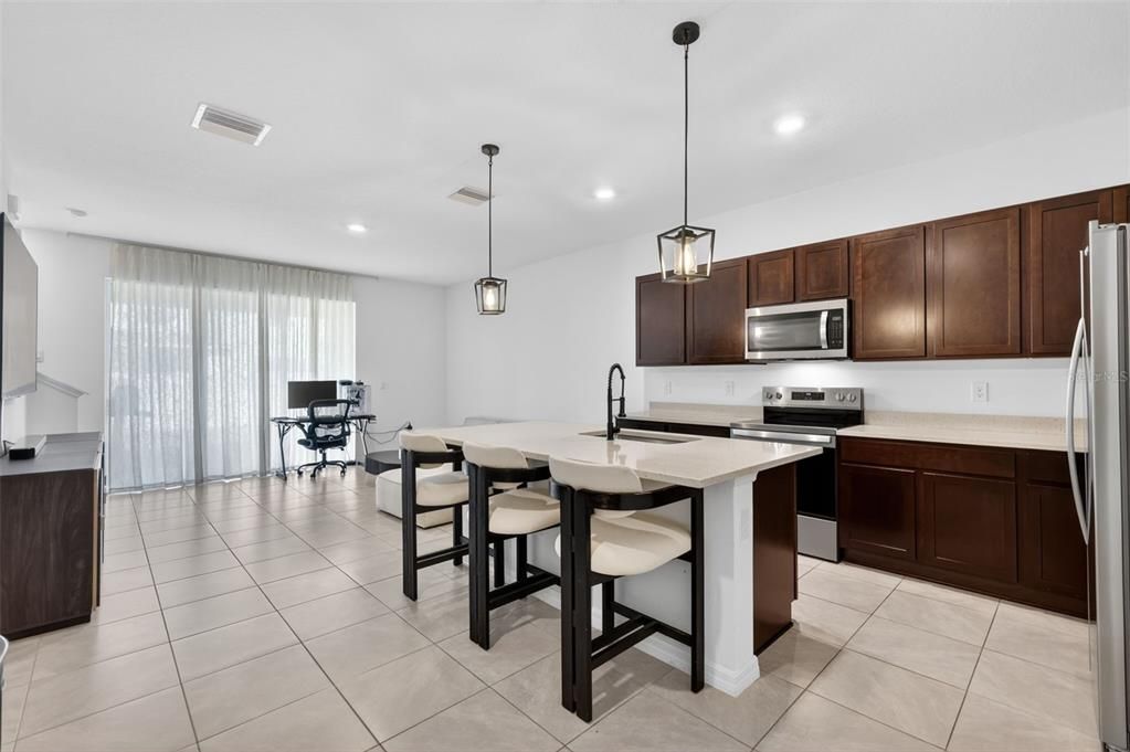 For Sale: $314,900 (3 beds, 2 baths, 1673 Square Feet)