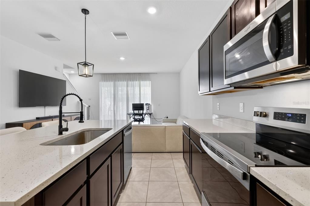 For Sale: $314,900 (3 beds, 2 baths, 1673 Square Feet)