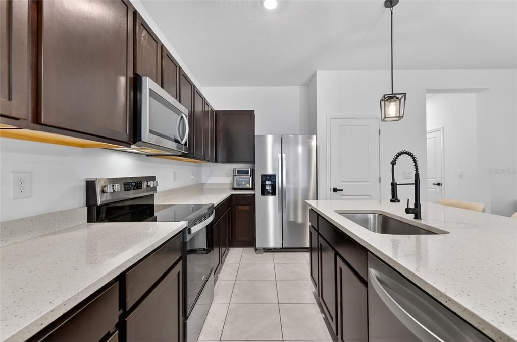For Sale: $314,900 (3 beds, 2 baths, 1673 Square Feet)