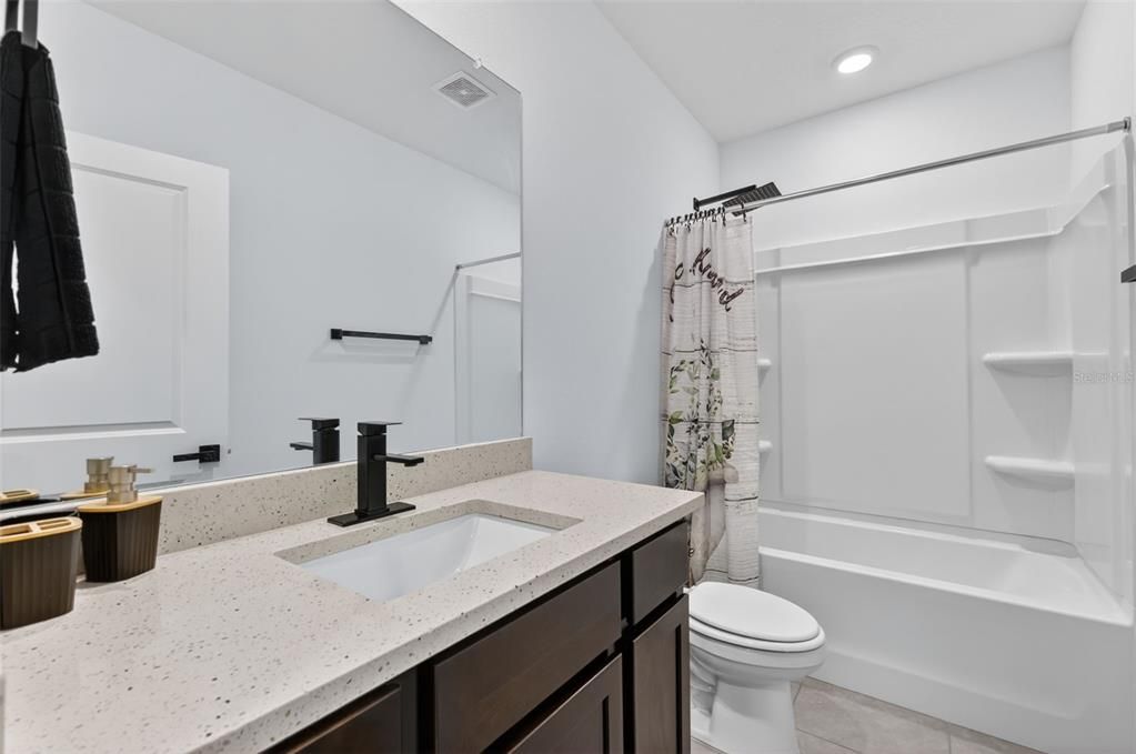 For Sale: $314,900 (3 beds, 2 baths, 1673 Square Feet)