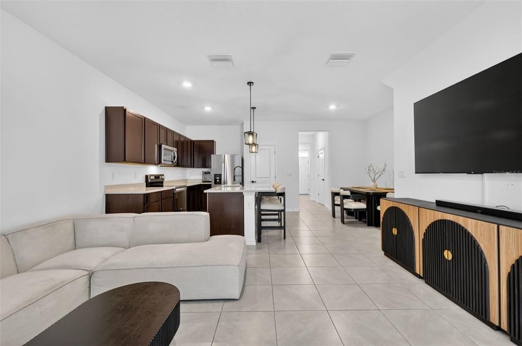 For Sale: $314,900 (3 beds, 2 baths, 1673 Square Feet)