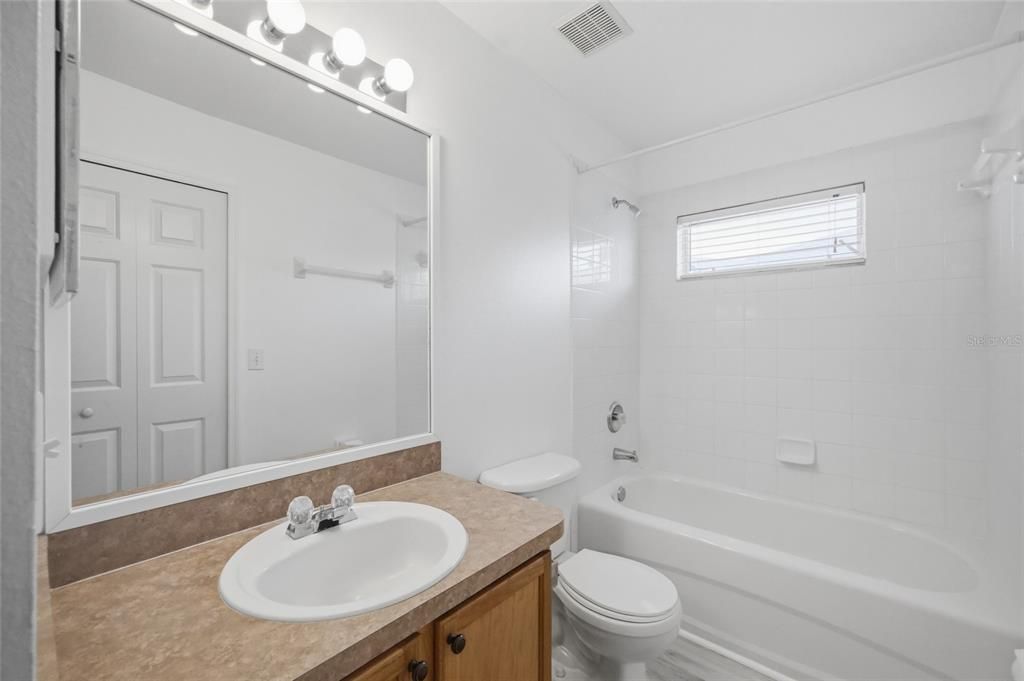 En Venta: $259,950 (2 camas, 2 baños, 1130 Pies cuadrados)