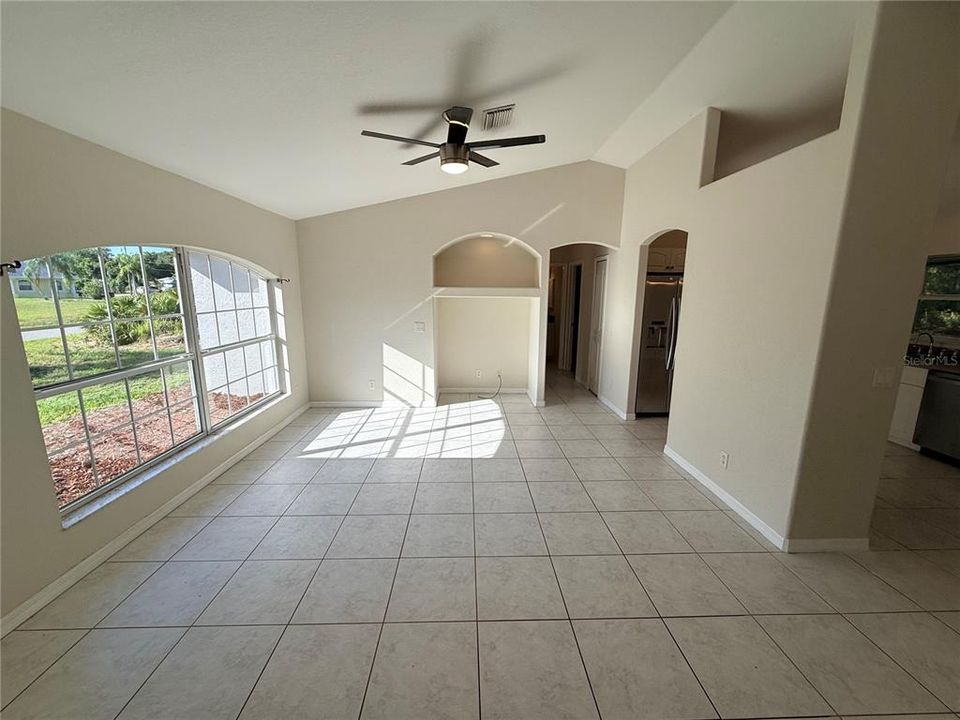 В аренду: $1,795 (3 спален, 2 ванн, 1217 Квадратных фут)