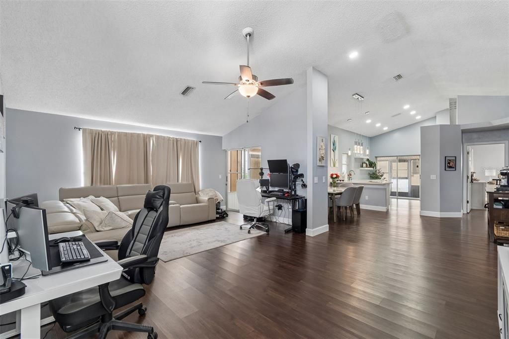 For Rent: $1,800 (2 beds, 2 baths, 1461 Square Feet)