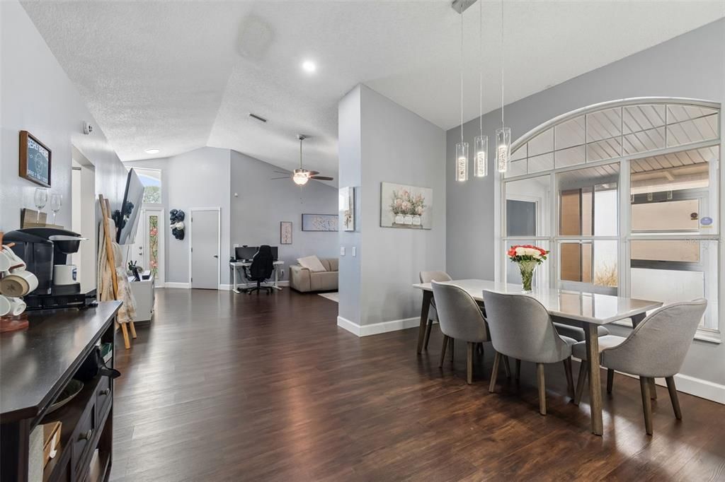 For Rent: $1,800 (2 beds, 2 baths, 1461 Square Feet)