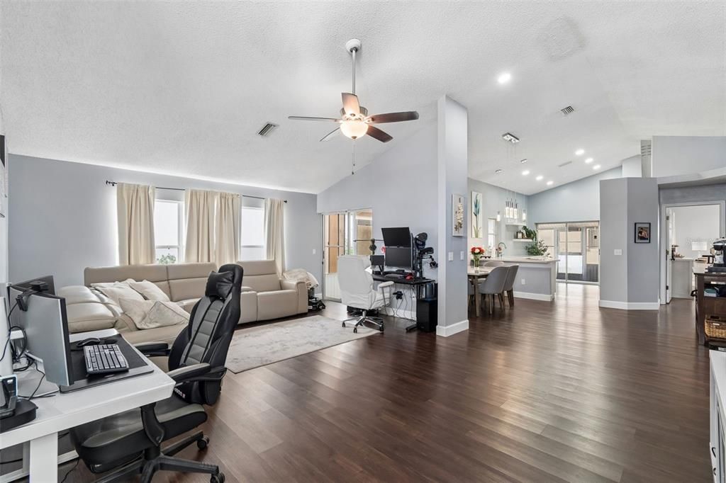 For Rent: $1,800 (2 beds, 2 baths, 1461 Square Feet)