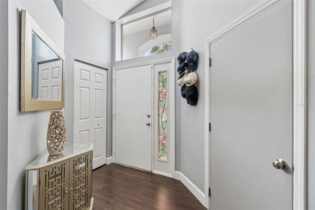 For Rent: $1,800 (2 beds, 2 baths, 1461 Square Feet)