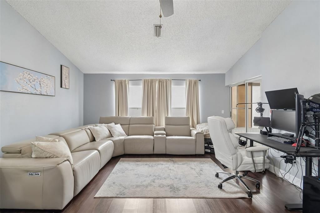 For Rent: $1,800 (2 beds, 2 baths, 1461 Square Feet)
