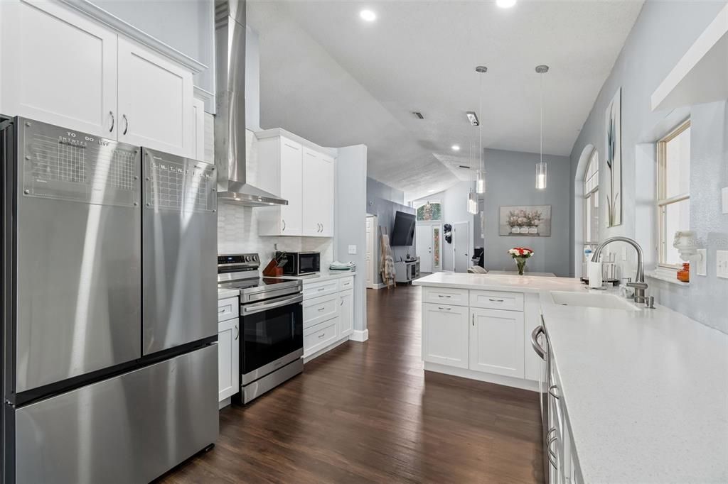 For Rent: $1,800 (2 beds, 2 baths, 1461 Square Feet)