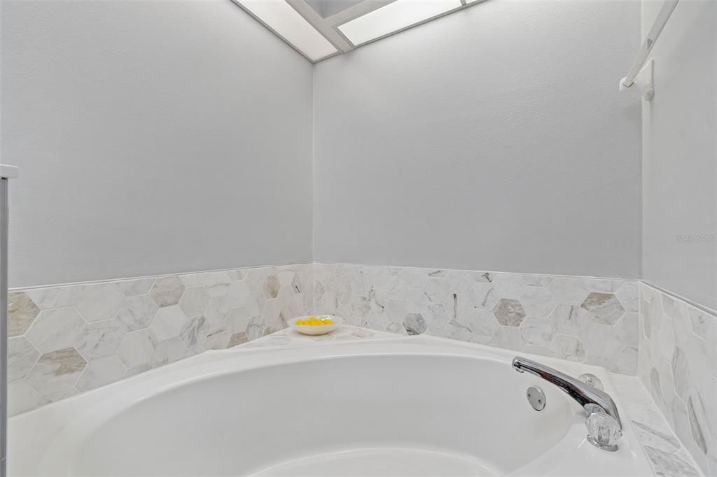 For Rent: $1,800 (2 beds, 2 baths, 1461 Square Feet)