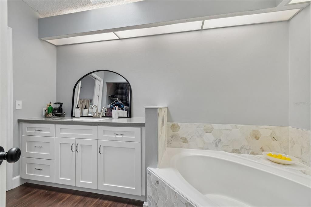 For Rent: $1,800 (2 beds, 2 baths, 1461 Square Feet)