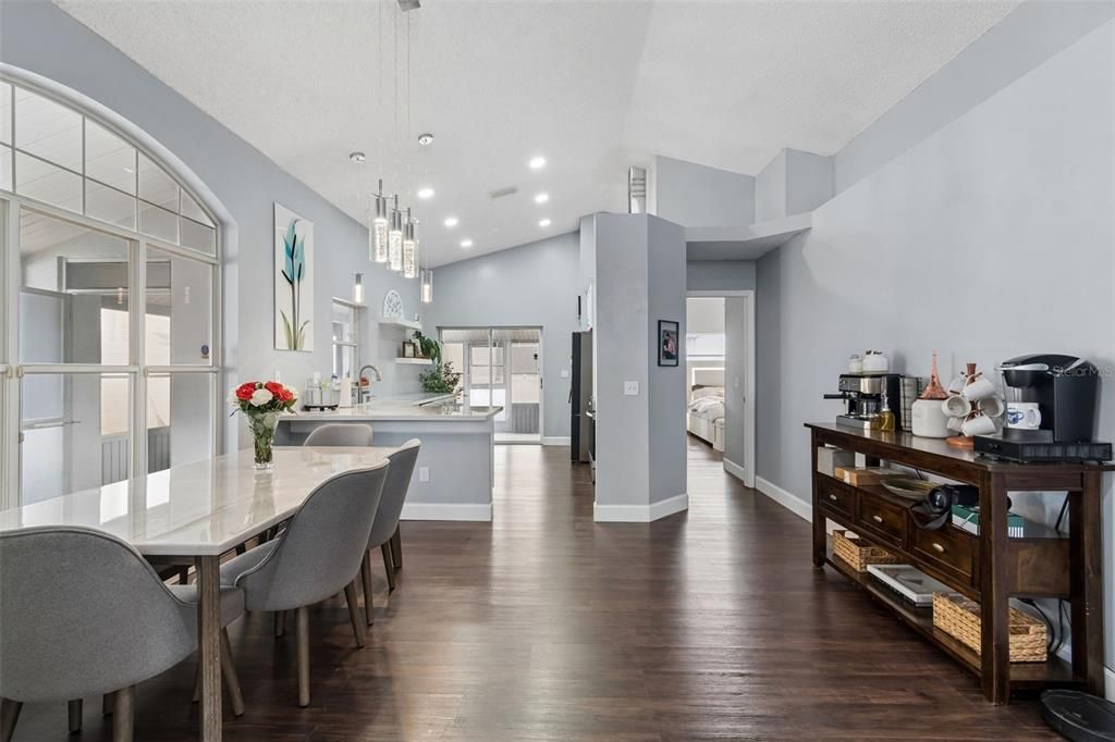 For Rent: $1,800 (2 beds, 2 baths, 1461 Square Feet)
