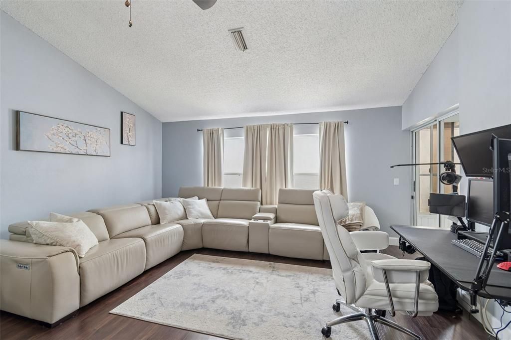 For Rent: $1,800 (2 beds, 2 baths, 1461 Square Feet)