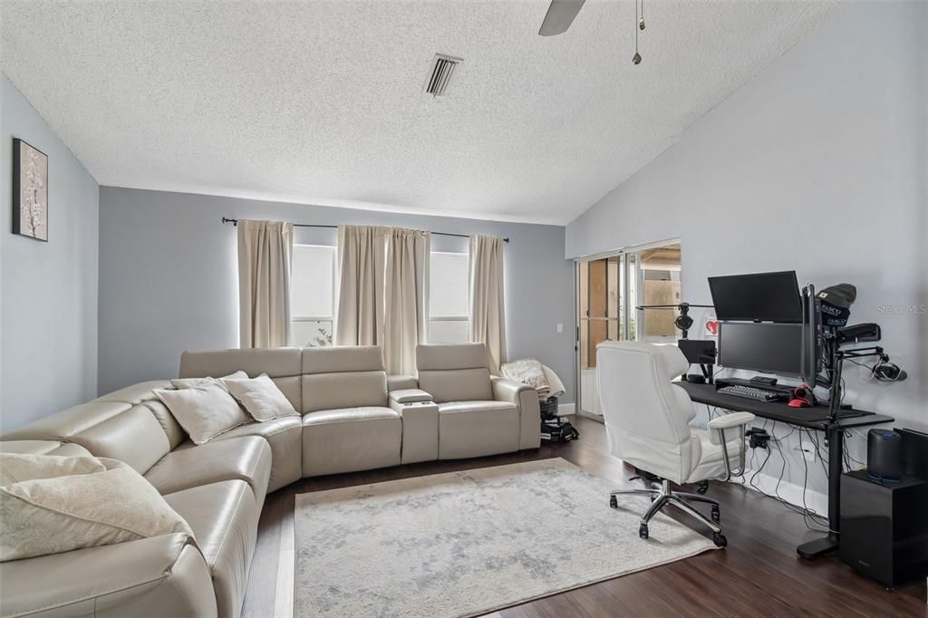 For Rent: $1,800 (2 beds, 2 baths, 1461 Square Feet)