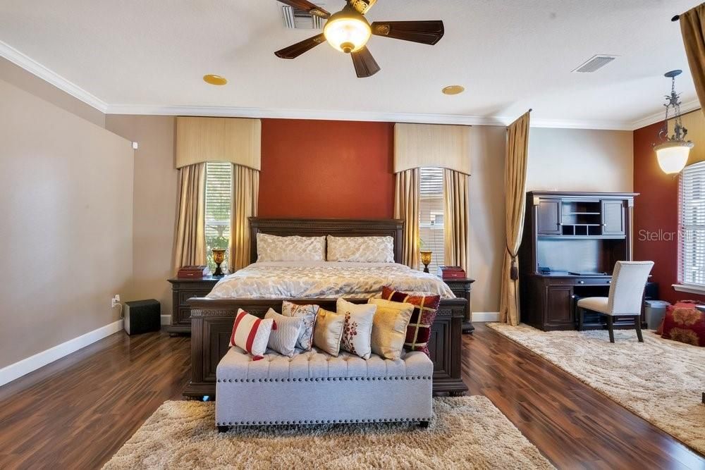 For Sale: $949,500 (4 beds, 4 baths, 3403 Square Feet)