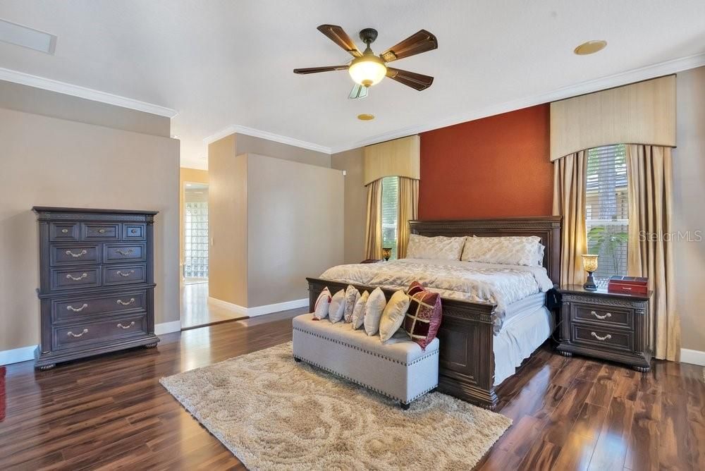 For Sale: $949,500 (4 beds, 4 baths, 3403 Square Feet)