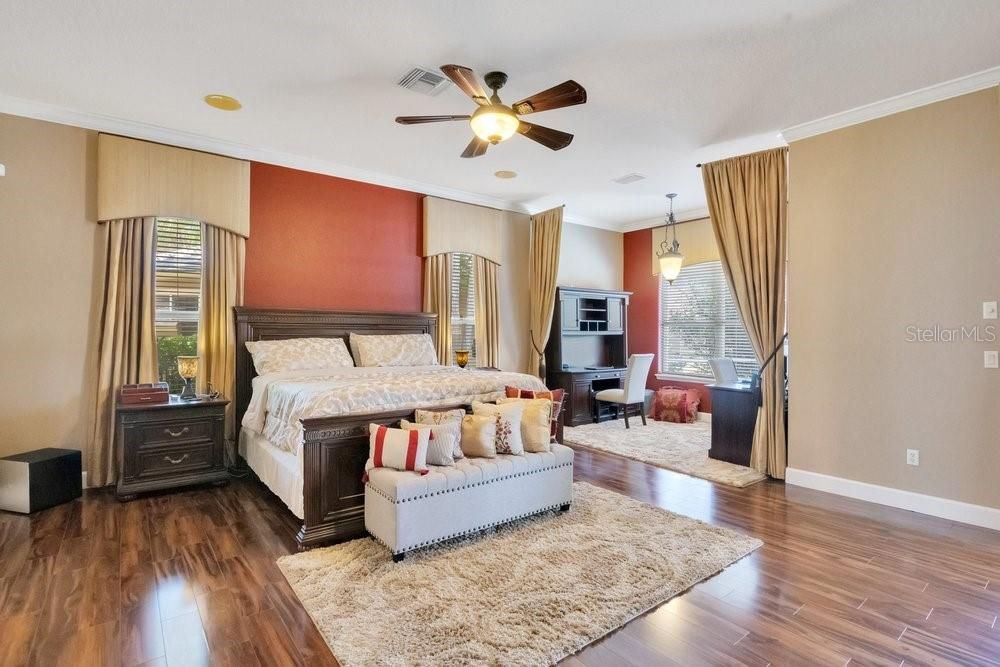For Sale: $949,500 (4 beds, 4 baths, 3403 Square Feet)