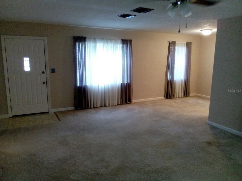 Activo con contrato: $192,000 (2 camas, 1 baños, 1250 Pies cuadrados)