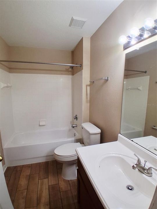 En Venta: $299,900 (3 camas, 2 baños, 1578 Pies cuadrados)