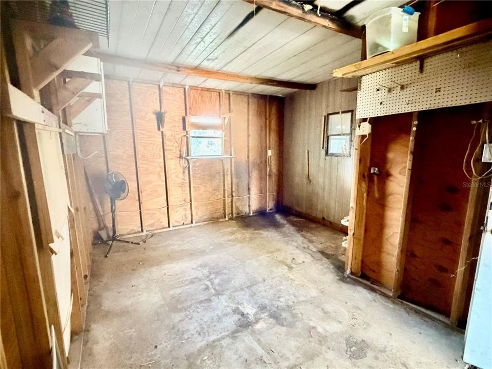 For Sale: $199,999 (3 beds, 2 baths, 1404 Square Feet)