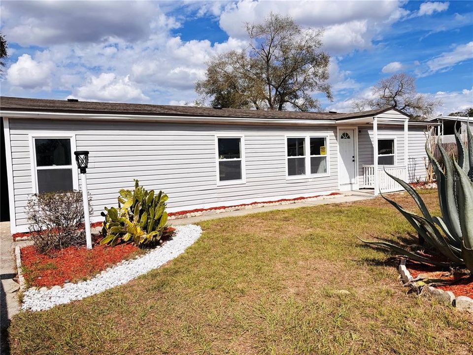 For Sale: $199,999 (3 beds, 2 baths, 1404 Square Feet)