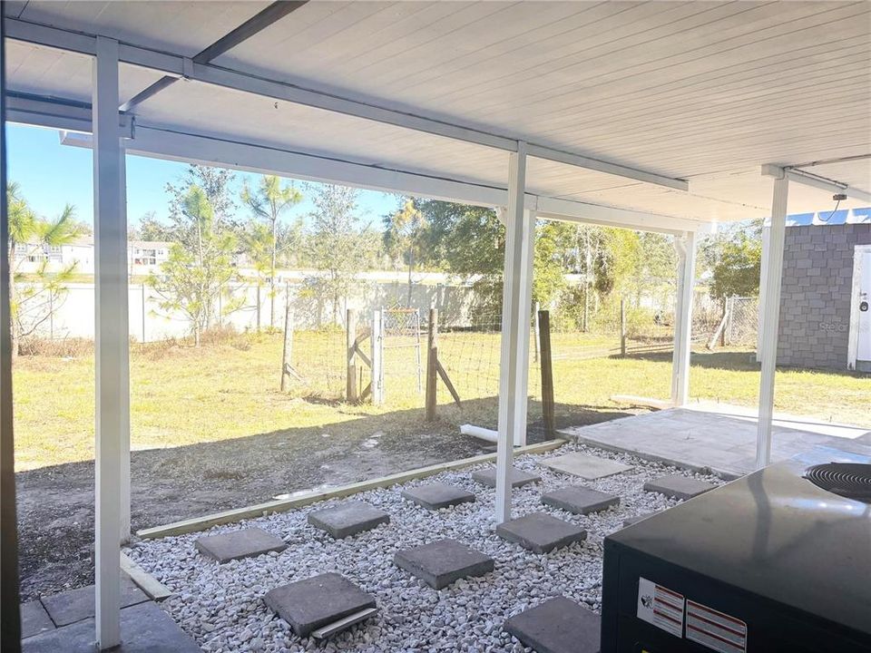 For Sale: $199,999 (3 beds, 2 baths, 1404 Square Feet)