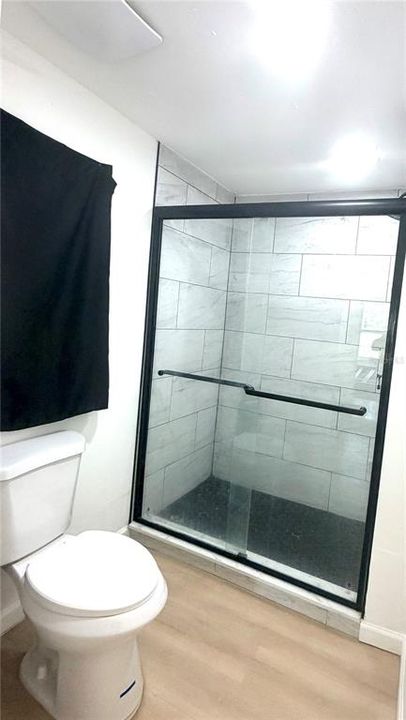 For Sale: $199,999 (3 beds, 2 baths, 1404 Square Feet)