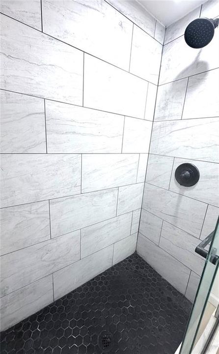For Sale: $199,999 (3 beds, 2 baths, 1404 Square Feet)