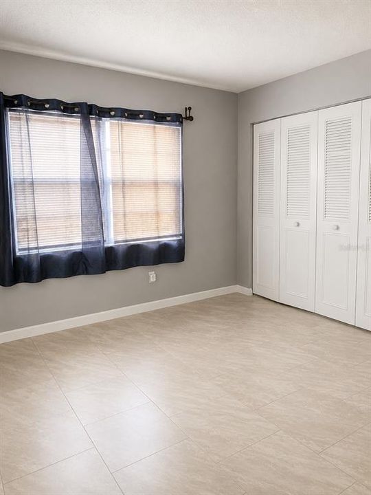 For Rent: $1,350 (2 beds, 1 baths, 945 Square Feet)