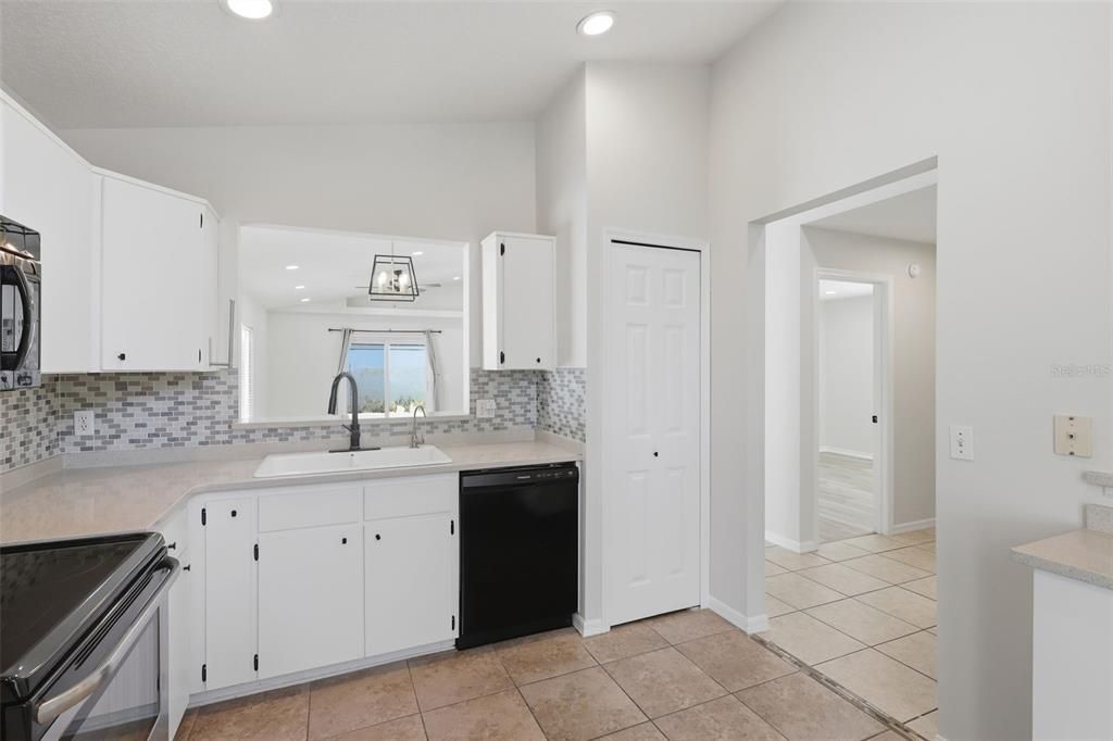Active With Contract: $375,000 (3 beds, 2 baths, 1345 Square Feet)