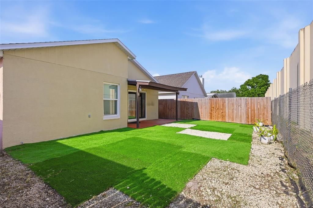 Active With Contract: $375,000 (3 beds, 2 baths, 1345 Square Feet)
