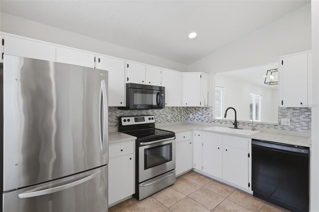 Active With Contract: $375,000 (3 beds, 2 baths, 1345 Square Feet)