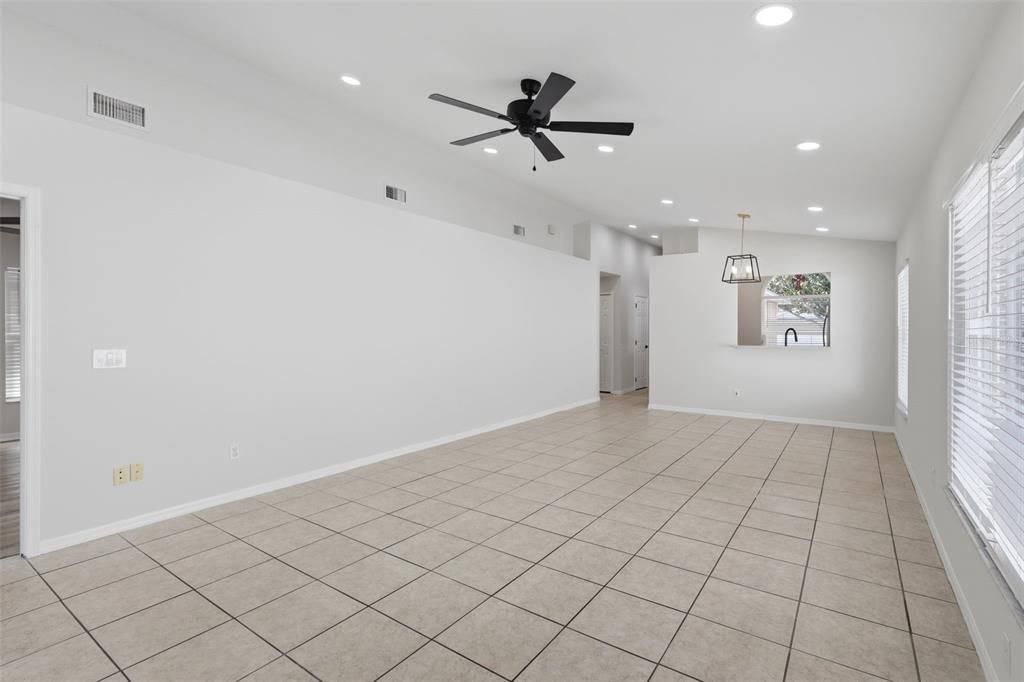 Active With Contract: $375,000 (3 beds, 2 baths, 1345 Square Feet)