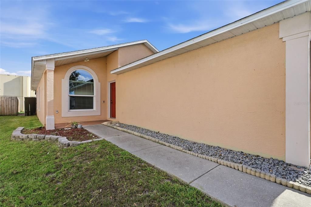 Active With Contract: $375,000 (3 beds, 2 baths, 1345 Square Feet)